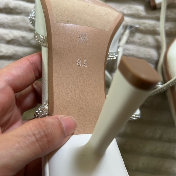 BCBGeneration heels white rhinestone wrap around sz 8.5 - Picture 5 of 9